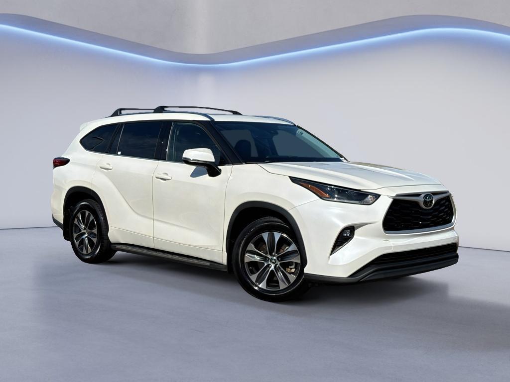 used 2021 Toyota Highlander car, priced at $31,894
