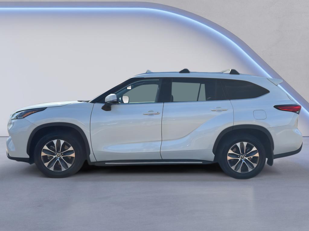 used 2021 Toyota Highlander car, priced at $31,894
