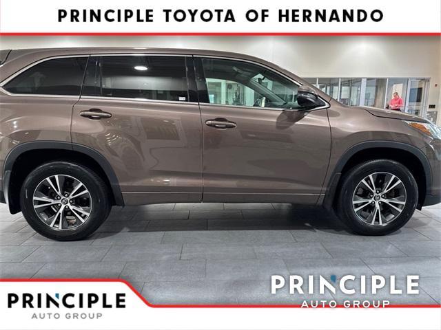used 2017 Toyota Highlander car, priced at $19,300