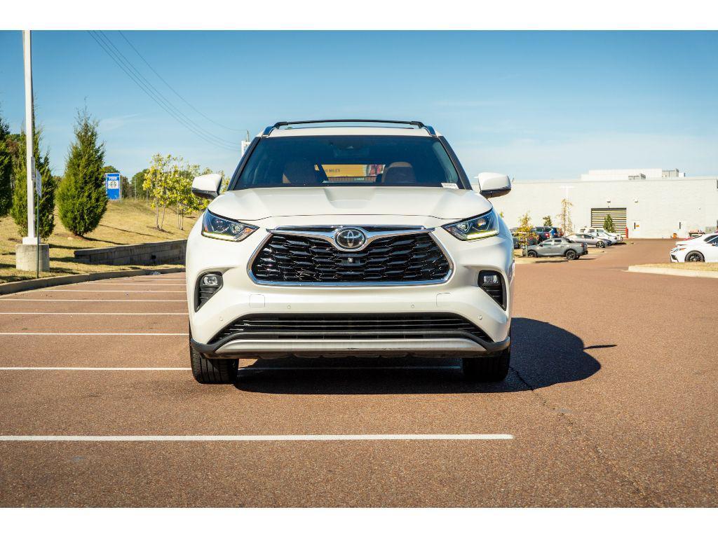 used 2020 Toyota Highlander car, priced at $28,489