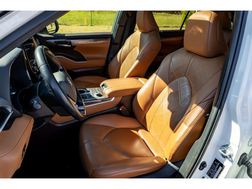 used 2020 Toyota Highlander car, priced at $28,489