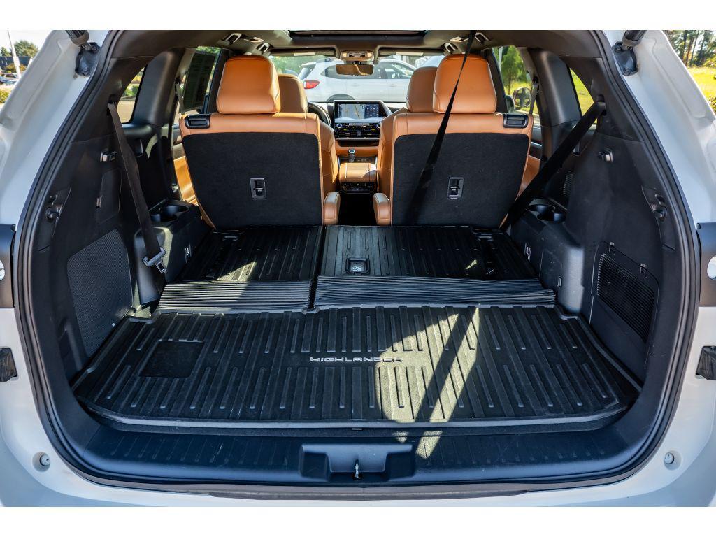 used 2020 Toyota Highlander car, priced at $28,489