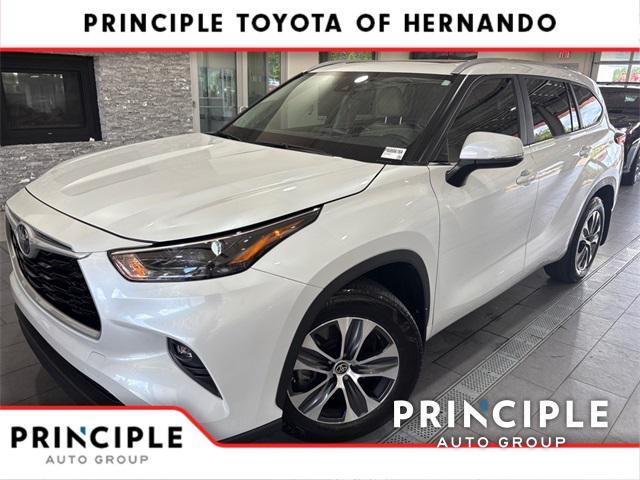 used 2023 Toyota Highlander car, priced at $37,500