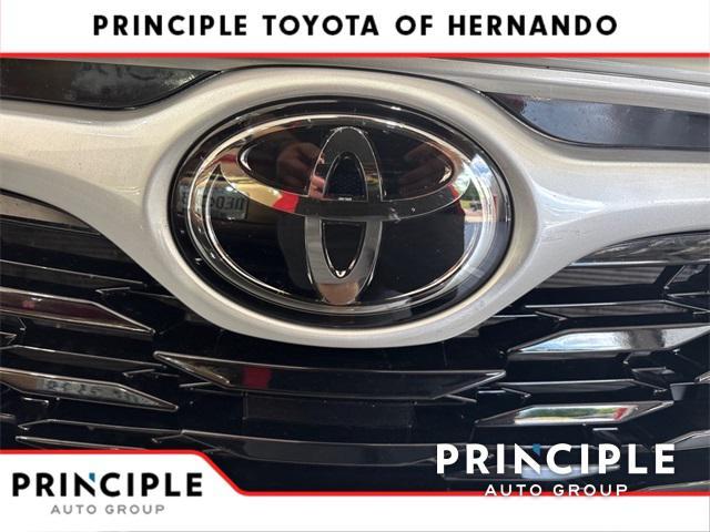 used 2023 Toyota Highlander car, priced at $37,500