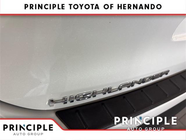 used 2023 Toyota Highlander car, priced at $37,500