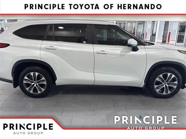 used 2023 Toyota Highlander car, priced at $37,500