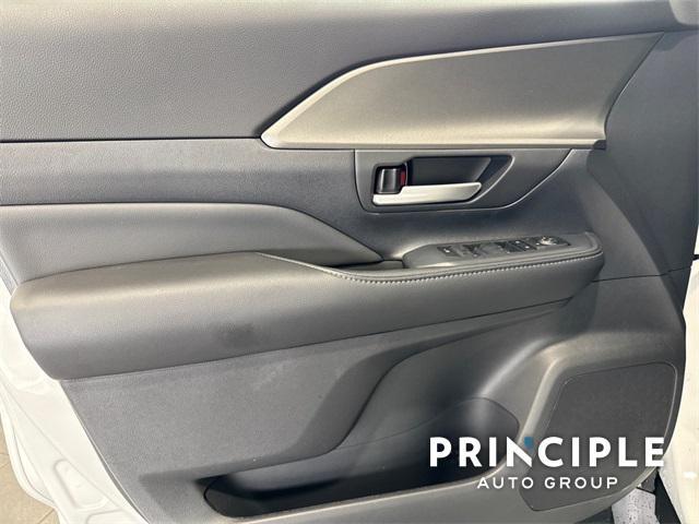new 2025 Toyota Grand Highlander car, priced at $51,157
