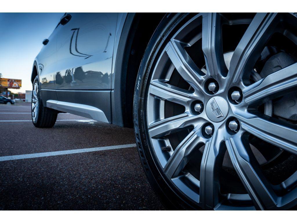 used 2023 Cadillac XT4 car, priced at $24,900