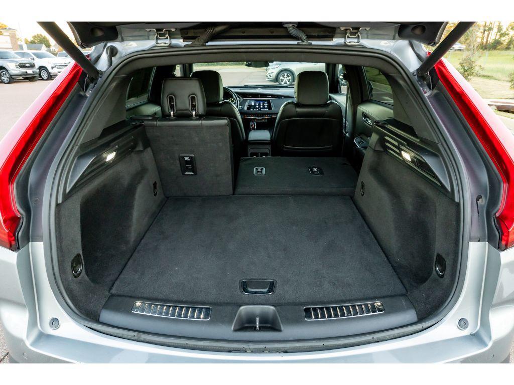 used 2023 Cadillac XT4 car, priced at $24,900