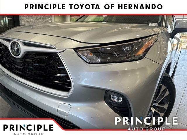 used 2024 Toyota Highlander car, priced at $42,000