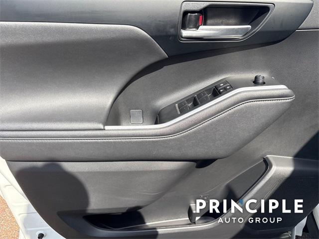 used 2023 Toyota Highlander car, priced at $38,271