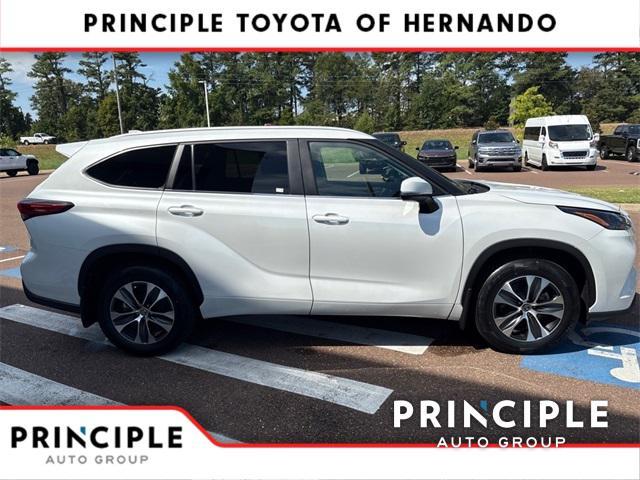 used 2023 Toyota Highlander car, priced at $38,271
