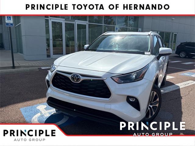 used 2023 Toyota Highlander car, priced at $38,271