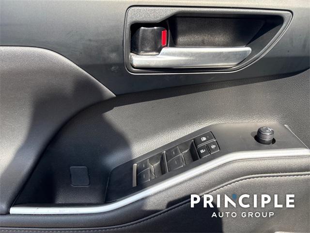 used 2023 Toyota Highlander car, priced at $38,271