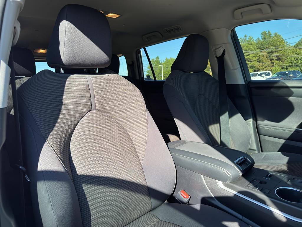 used 2023 Toyota Highlander car, priced at $34,407
