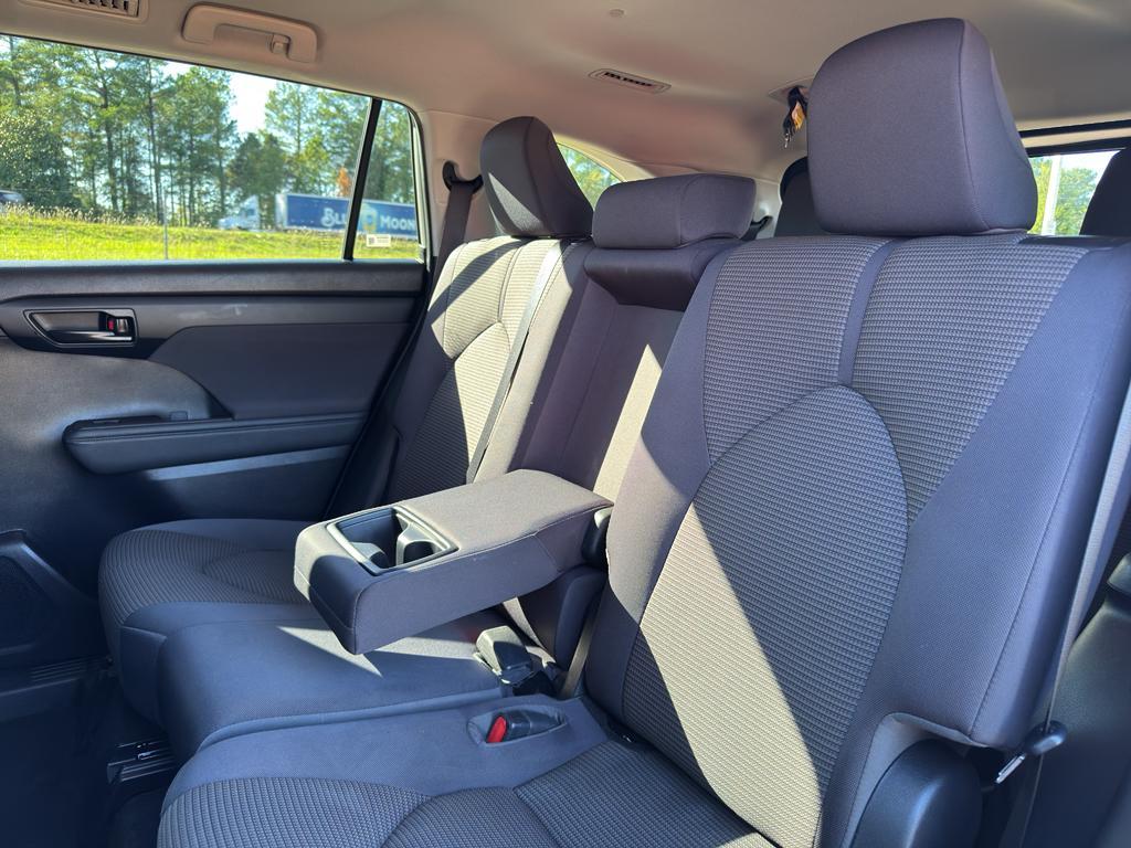 used 2023 Toyota Highlander car, priced at $34,407