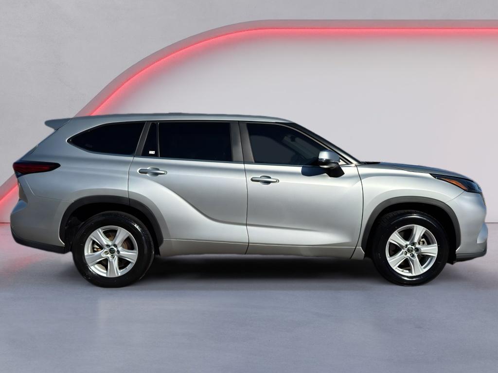 used 2023 Toyota Highlander car, priced at $34,407