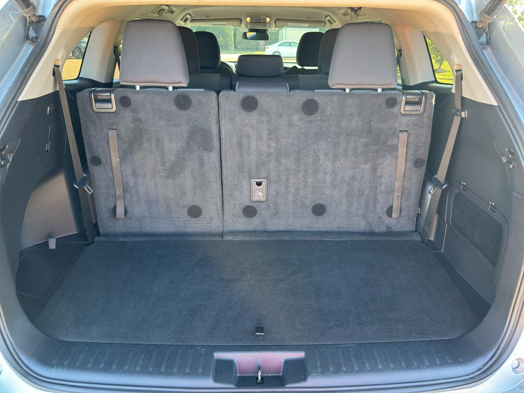 used 2023 Toyota Highlander car, priced at $34,407