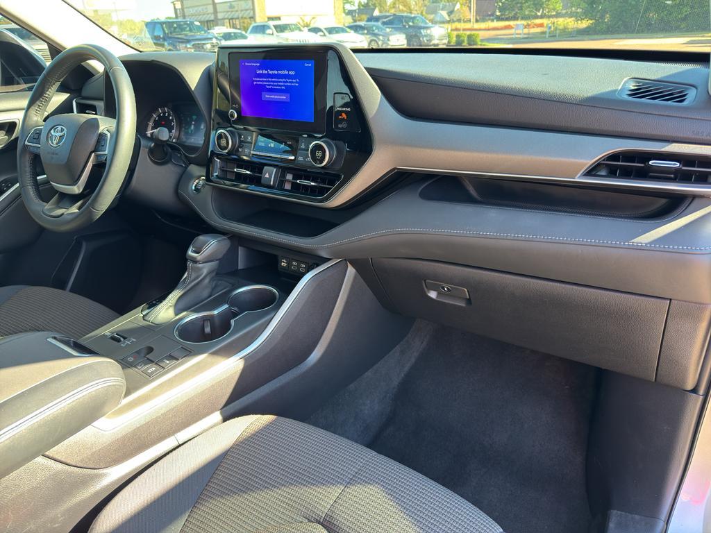 used 2023 Toyota Highlander car, priced at $34,407