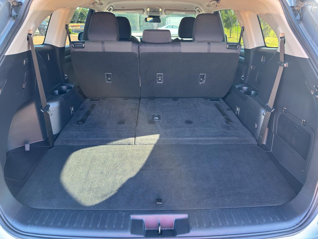 used 2023 Toyota Highlander car, priced at $34,407