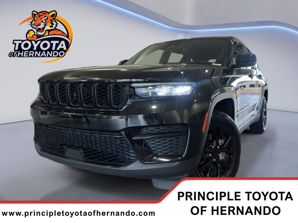 used 2024 Jeep Grand Cherokee car, priced at $31,400