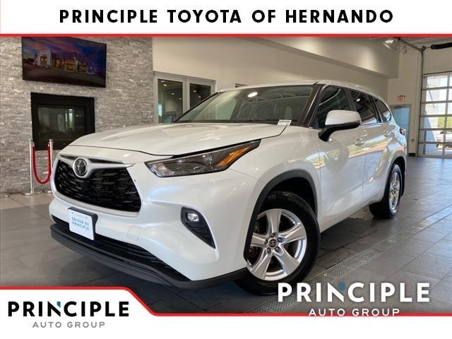 used 2023 Toyota Highlander car, priced at $32,962