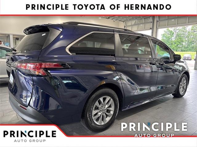 used 2022 Toyota Sienna car, priced at $33,422