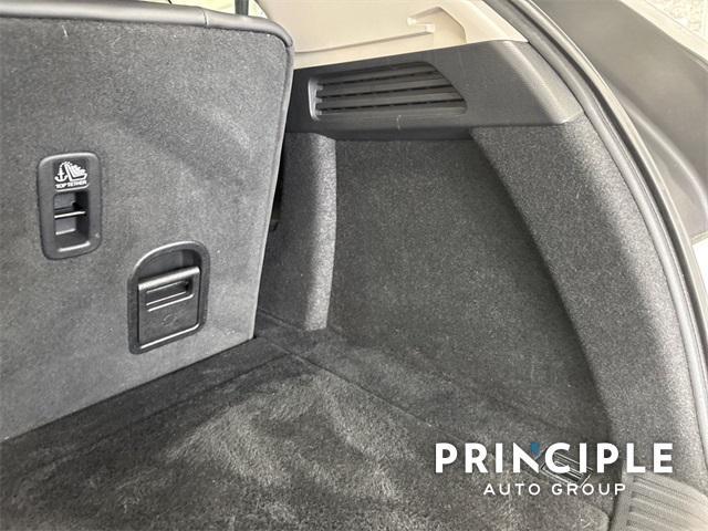 used 2022 Acura MDX car, priced at $40,000