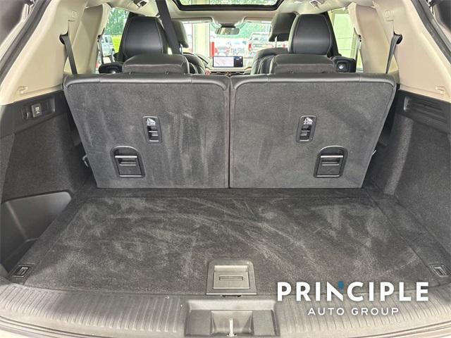used 2022 Acura MDX car, priced at $40,000