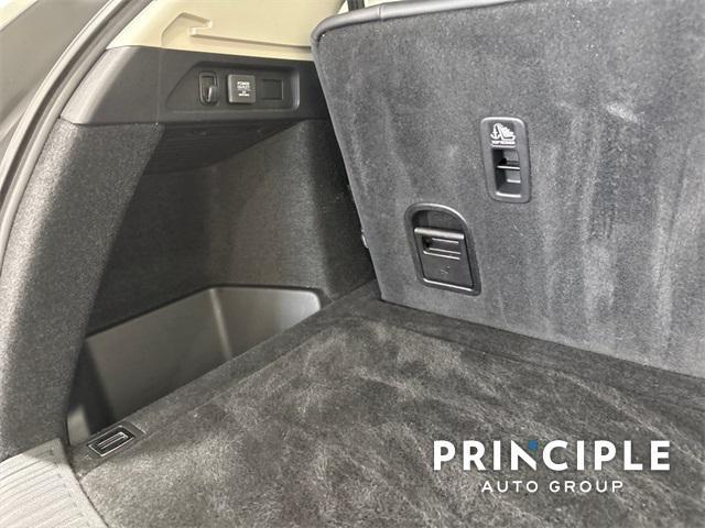 used 2022 Acura MDX car, priced at $40,000