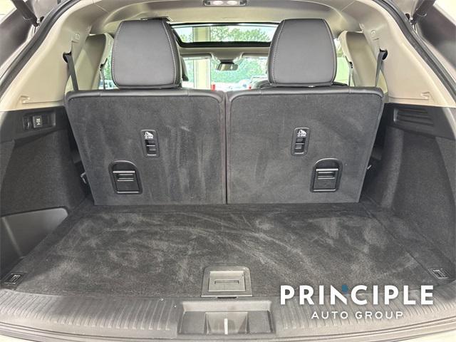 used 2022 Acura MDX car, priced at $40,000