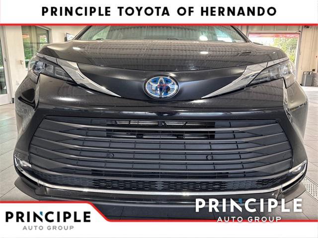 used 2024 Toyota Sienna car, priced at $41,500