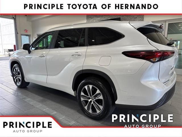 used 2024 Toyota Highlander car, priced at $45,000