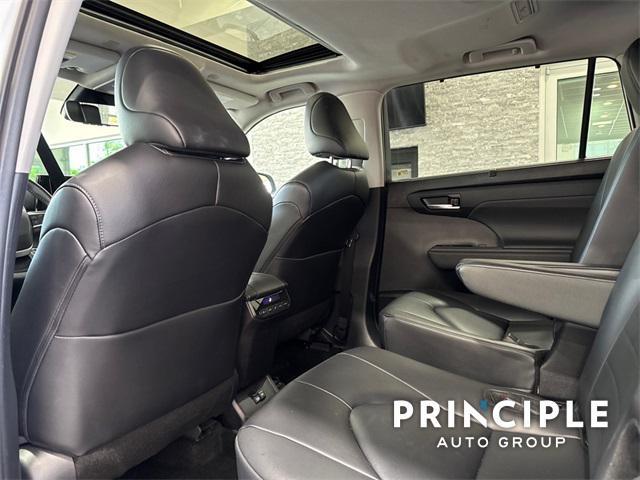 used 2024 Toyota Highlander car, priced at $45,000