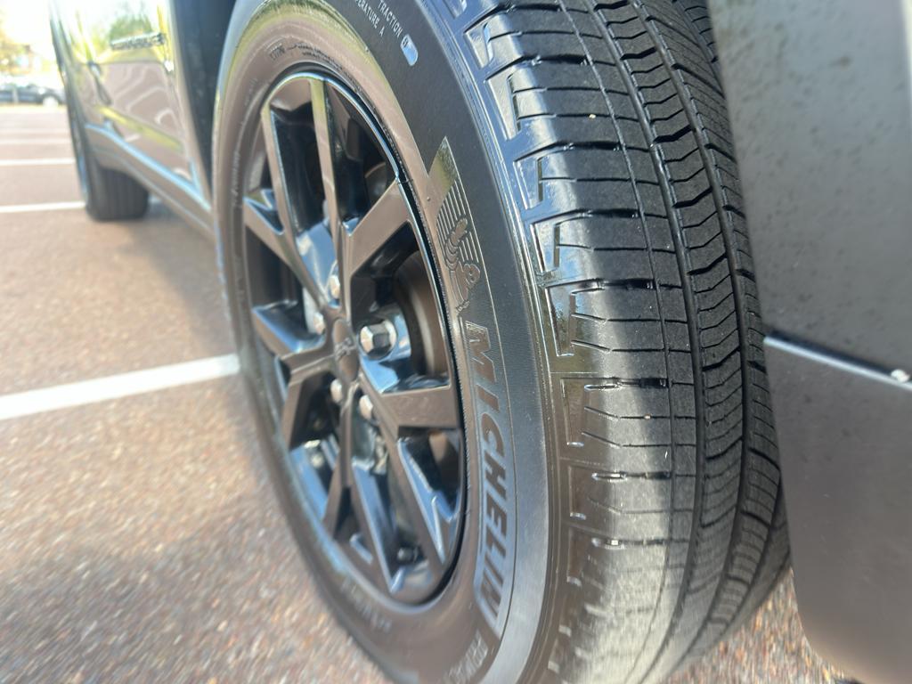 used 2024 Jeep Grand Cherokee L car, priced at $33,266