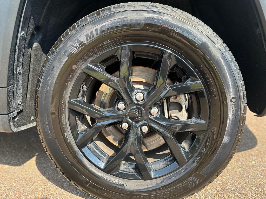 used 2024 Jeep Grand Cherokee L car, priced at $35,079