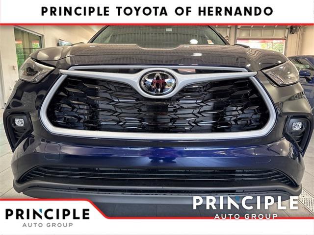 new 2025 Toyota Highlander Hybrid car, priced at $51,865