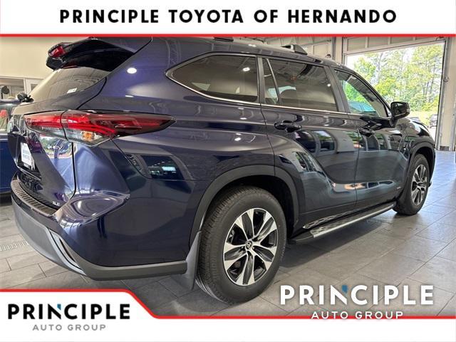 new 2025 Toyota Highlander Hybrid car, priced at $51,865