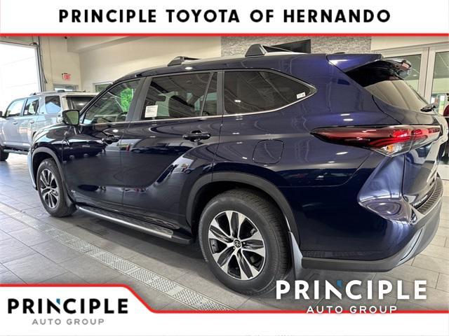 new 2025 Toyota Highlander Hybrid car, priced at $51,865