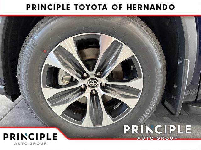 new 2025 Toyota Highlander Hybrid car, priced at $51,865