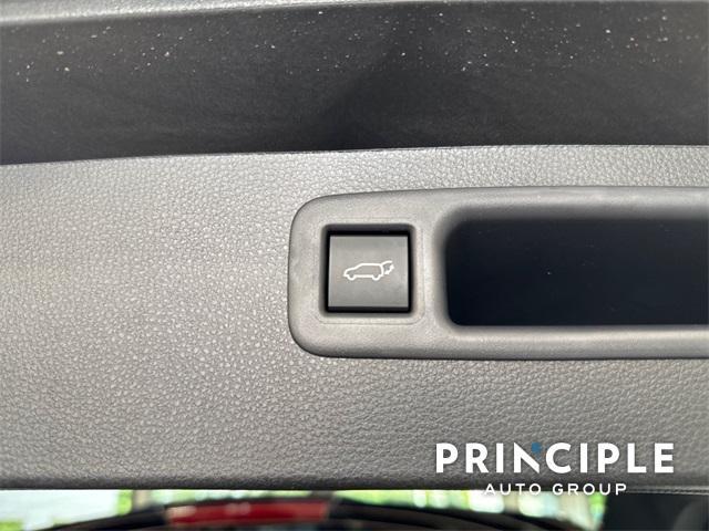 new 2025 Toyota Highlander Hybrid car, priced at $51,865