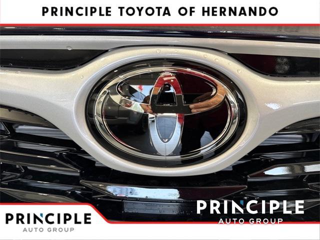 new 2025 Toyota Highlander Hybrid car, priced at $51,865