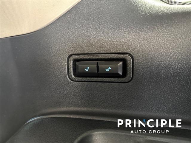 used 2023 Ford Expedition car, priced at $43,500