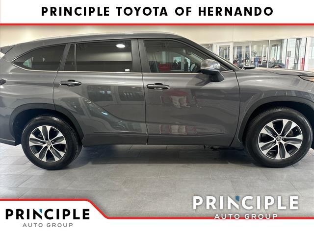 used 2024 Toyota Highlander car, priced at $45,000