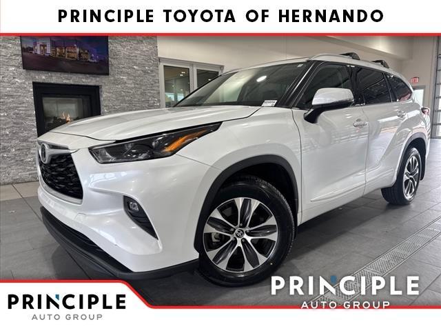 used 2022 Toyota Highlander car, priced at $39,500