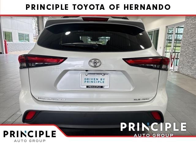 used 2022 Toyota Highlander car, priced at $39,500