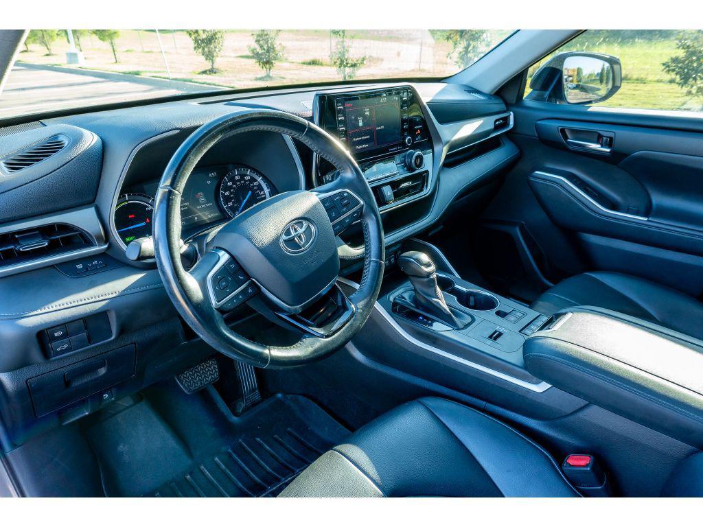 used 2020 Toyota Highlander Hybrid car, priced at $29,552
