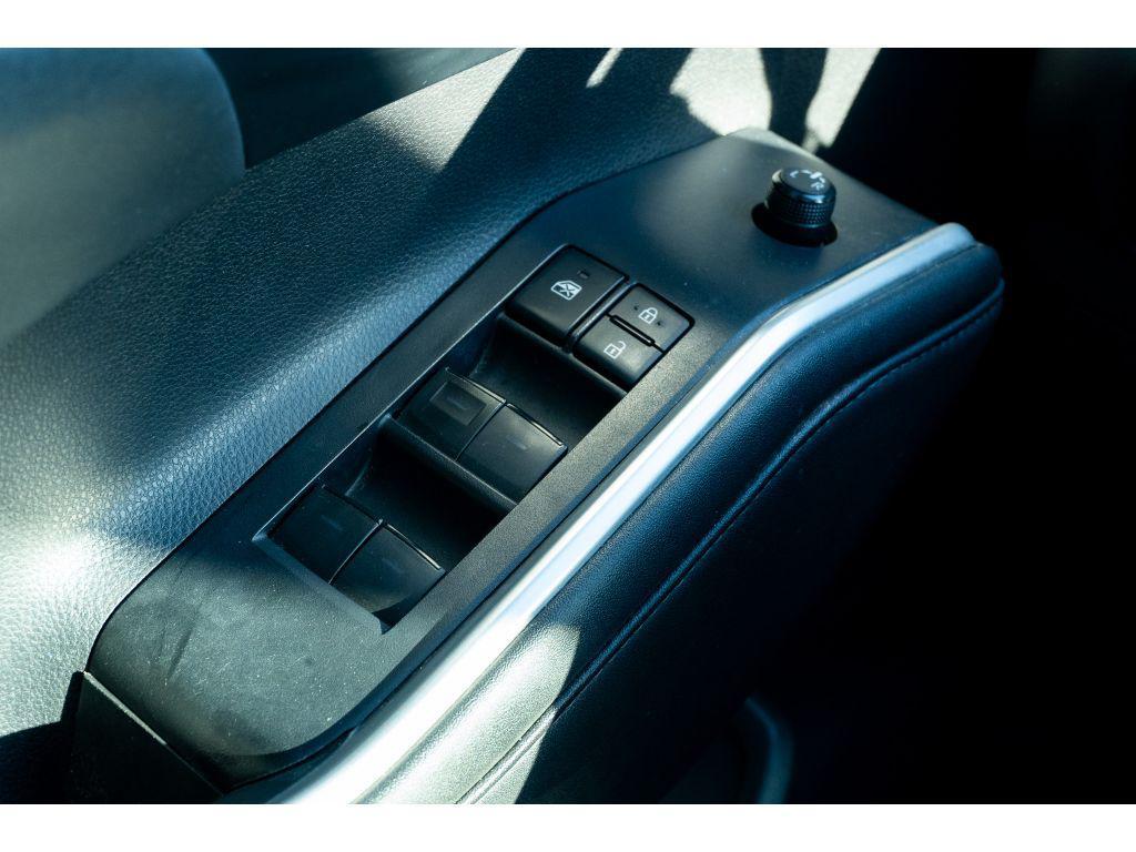 used 2020 Toyota Highlander Hybrid car, priced at $29,552