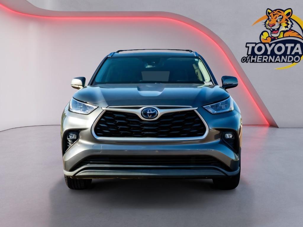 used 2020 Toyota Highlander Hybrid car, priced at $29,552