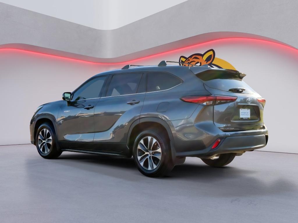 used 2020 Toyota Highlander Hybrid car, priced at $29,552